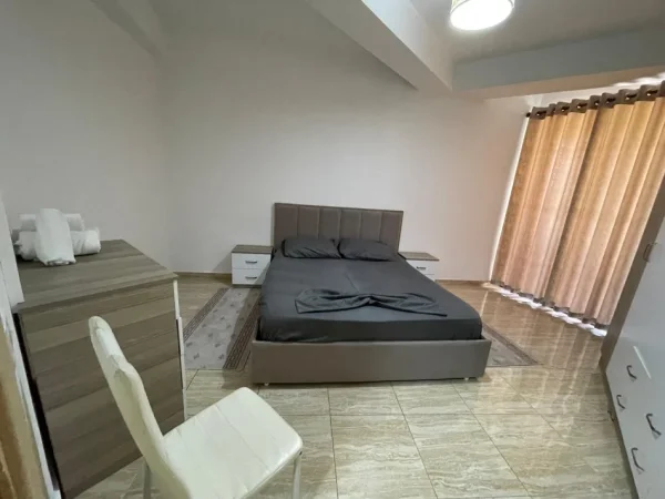 Tirane, jepet me qera apartament 1+1+Ballkon , 68 m² 560 € 