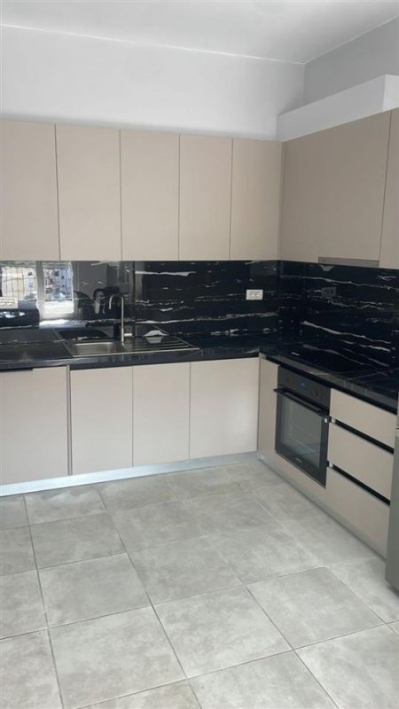 Tirane, jepet me qera apartament 2+1 Kati 7, 80 m² 700 € (MATERNITETI RI)
