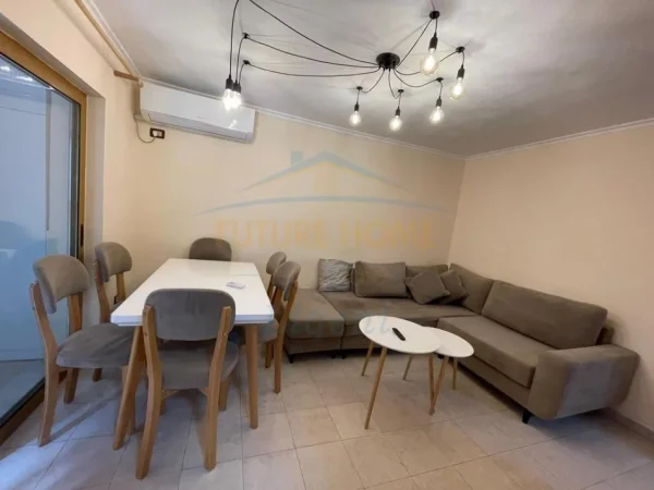Tirane, jepet me qera apartament 1+1 Kati 5, 61 m² 600 € (Rruga Haxhi Hysen Dalliu)