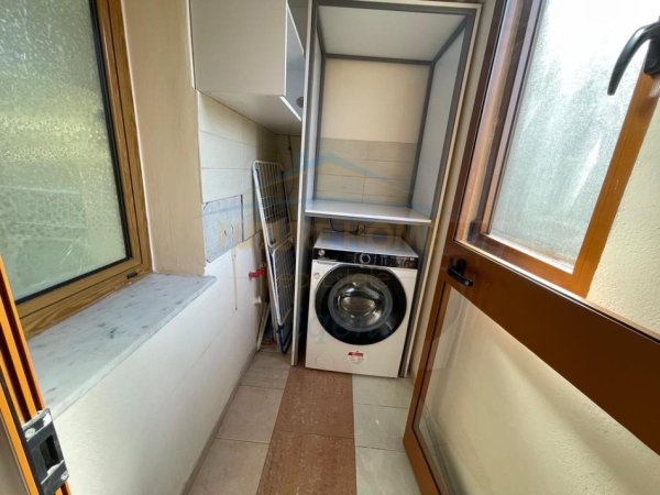 Tirane, jepet me qera apartament 1+1 Kati 5, 61 m² 600 € (Rruga Haxhi Hysen Dalliu)