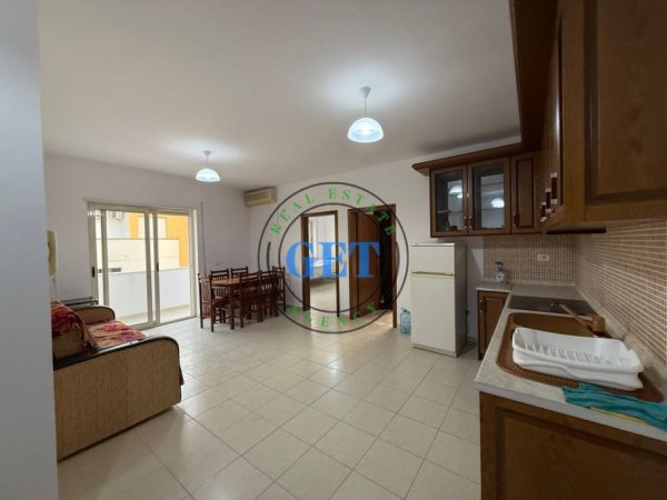 Durres, jepet me qera apartament 2+1+Ballkon Kati 5, 95 m² 300 € (Golem)