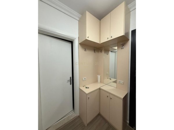 Tirane, jepet me qera apartament 1+1 Kati 3, 73 m² 650 € (Rruga Bill Klinton Tirana Albania)