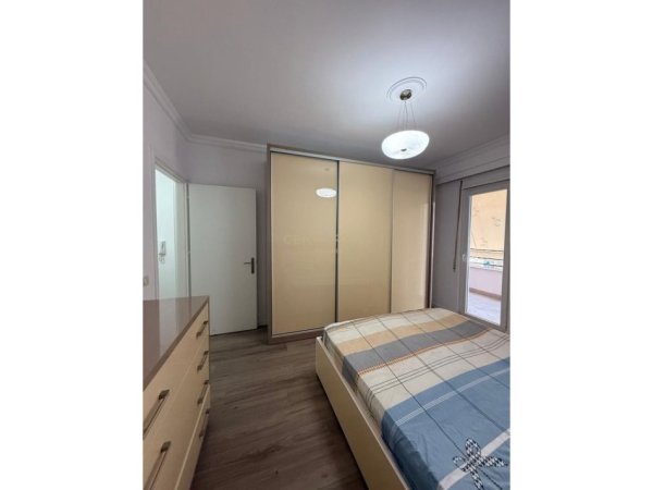 Tirane, jepet me qera apartament 1+1 Kati 3, 73 m² 650 € (Rruga Bill Klinton Tirana Albania)
