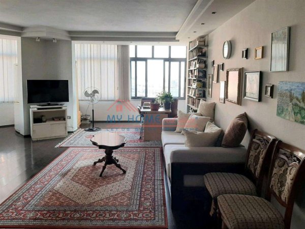 Tirane, jepet me qera apartament 2+1+Ballkon Kati 5, 112 m² 650 € (Komuna e Parisit)