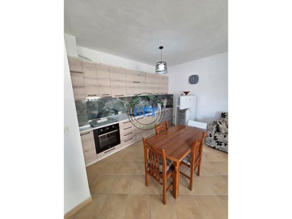 Durres, jepet me qera apartament 2+1 Kati 4, 80 m² 400 € (Plazh)