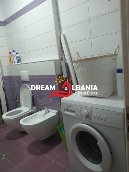 Tirane, jepet me qera 1+1 , 70 m² 700 € (Pazari i Ri)