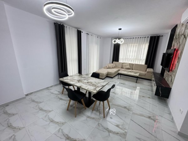 Tirane, jepet me qera apartament 2+1 Kati 4, 110 m² 800 € (Trio towers residence)