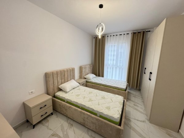 Tirane, jepet me qera apartament 2+1 Kati 4, 110 m² 800 € (Trio towers residence)