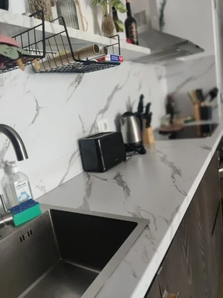 Tirane, jepet me qera apartament 1+1 Kati 4, 75 m² 600 € (Spitali Gjerman ,Rruga e Kavajes)