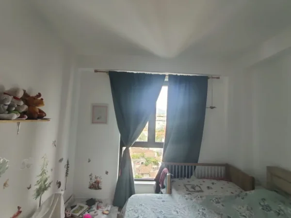 Tirane, jepet me qera apartament 1+1 Kati 4, 75 m² 600 € (Spitali Gjerman ,Rruga e Kavajes)