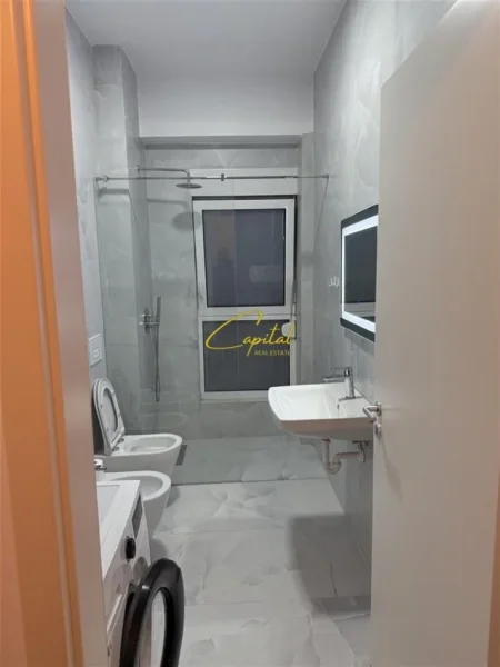 Tirane, jepet me qera apartament 1+1 Kati 4, 55 m² 500 € (KOMPLEKSI KAIMI)