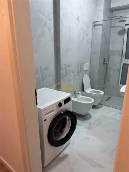 Tirane, jepet me qera apartament 1+1 Kati 4, 55 m² 500 € (KOMPLEKSI KAIMI)