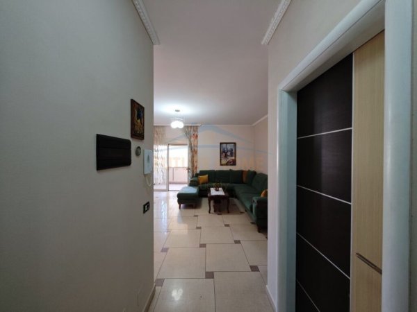 Durres, jepet me qera apartament 1+1 Kati 4, 70 m² 350 € 