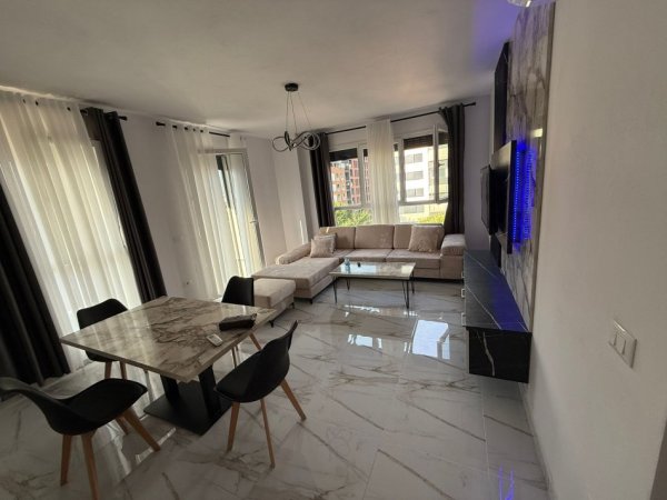 Tirane, jepet me qera apartament 2+1 Kati 4, 800 € 