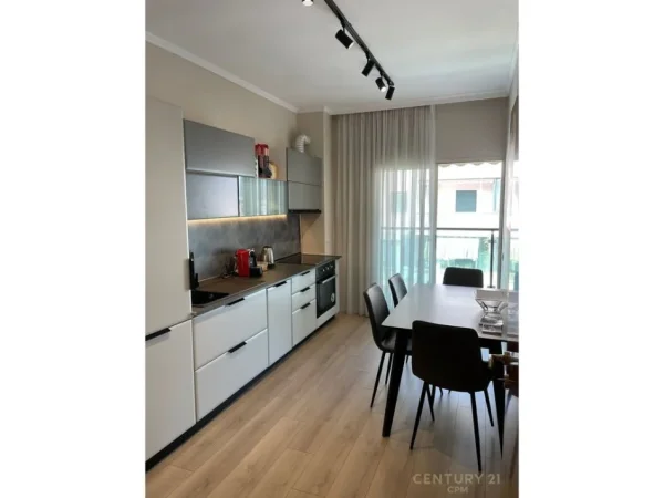 Tirane, jepet me qera apartament 1+1+Ballkon Kati 11, 76 m² 950 € 