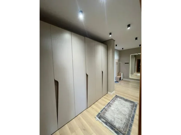 Tirane, jepet me qera apartament 1+1+Ballkon Kati 11, 76 m² 950 € 