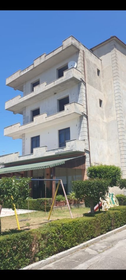 Kavaje, shitet shtepi 5+1+Aneks+Ballkon Kati 5, 1.600 m² (Rruga egnatia)