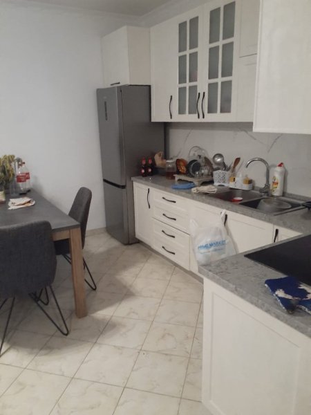 Tirane, jepet me qera 2+1 Kati 3, 100 m² 550 € (Astir)
