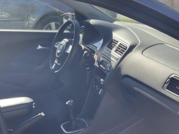 Tirane, shes makine VW POLO Benzin+Gaz, gri metalizato manuale Klima 160.000 km 5.290 €