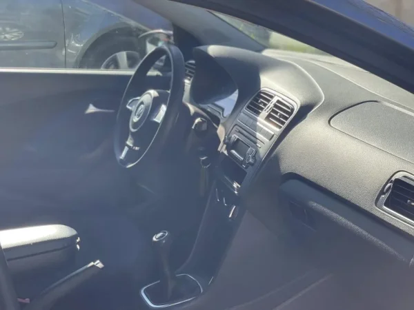 Tirane, shes makine VW POLO Benzin+Gaz, gri metalizato manuale Klima 160.000 km 4990 €