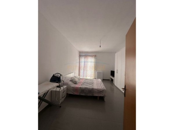 Tirane, shitet apartament 2+1+Ballkon Kati 7, 130 m² 163.000 € (Yzberisht)