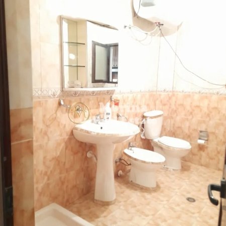 Tirane, jepet me qera apartament 1+1 Kati 5, 100 m² 400 € (Rruga Ferit Xhajko)