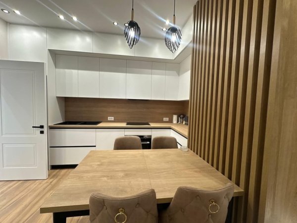 Tirane, jap me qera apartament 1+1+Ballkon Kati 5, 62 m² 800 € (Vasil Shanto)