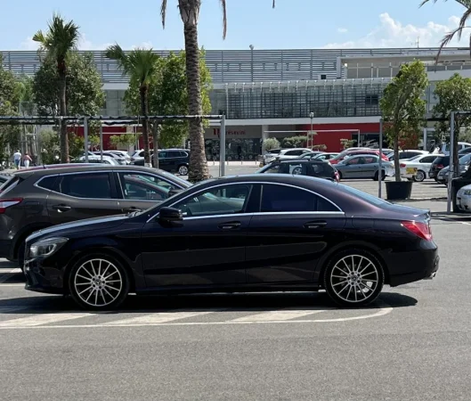 Tirane, shes makine Mercedes Benz CLA 200 viti 2015 Nafte, e zeze automatik Klima 11.000 €