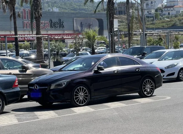 Tirane, shes makine Mercedes Benz CLA 200 viti 2015 Nafte, e zeze automatik Klima 11.000 €