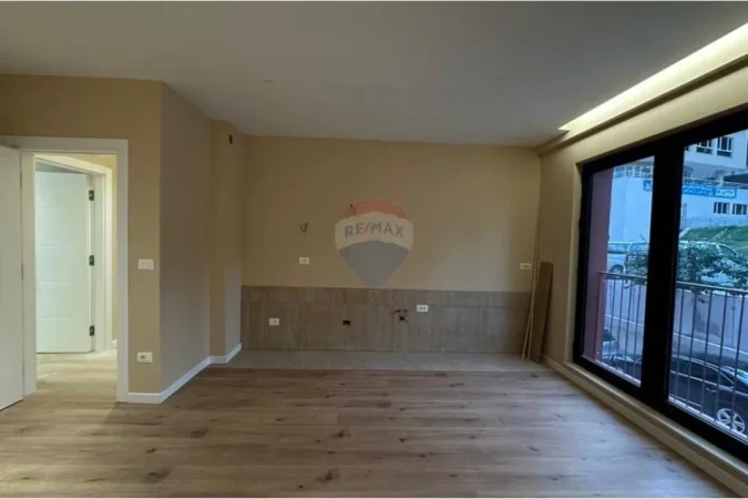 Tirane, shitet apartament 2+1+Ballkon , 107 m² 214.000 € 