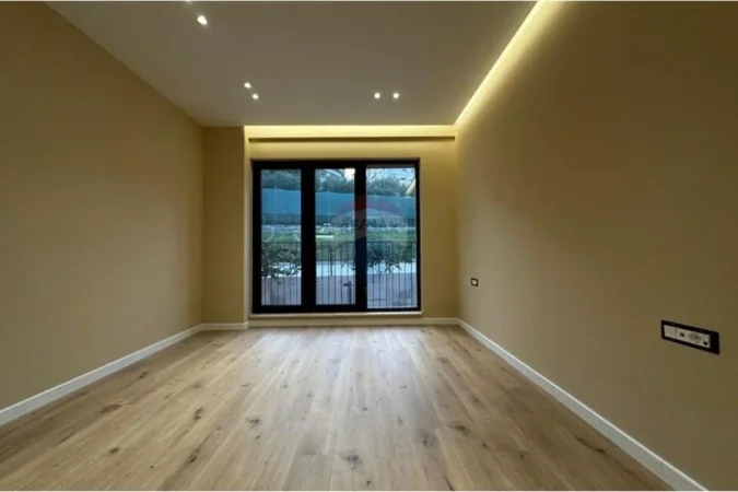 Tirane, shitet apartament 2+1+Ballkon , 107 m² 214.000 € 