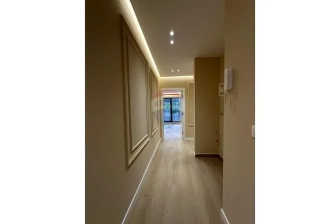 Tirane, shitet apartament 2+1+Ballkon , 107 m² 214.000 € 