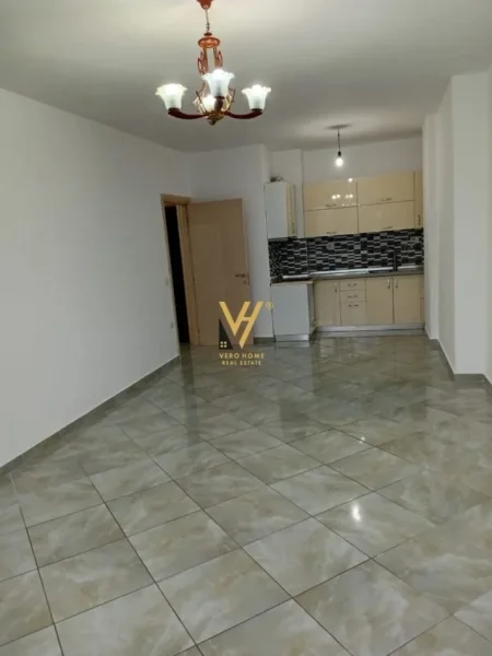 Tirane, jepet me qera apartament 2+1+Ballkon Kati 5, 100 m² 400 € (ASTIR)