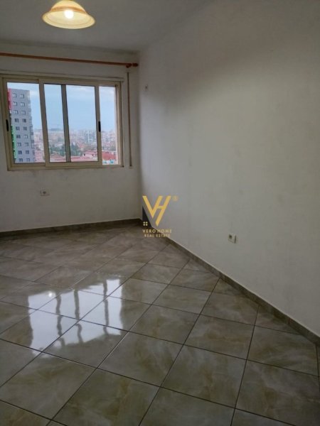 Tirane, jepet me qera apartament 2+1+Ballkon Kati 5, 100 m² 400 € (ASTIR)