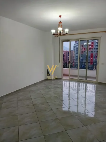 Tirane, jepet me qera apartament 2+1+Ballkon Kati 5, 100 m² 400 € (ASTIR)