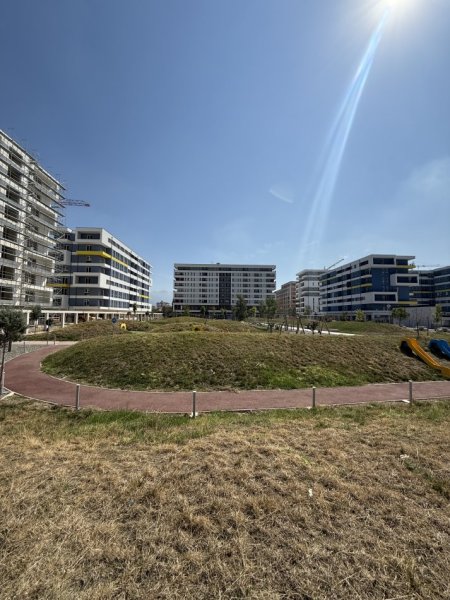 Tirane, shitet apartament 2+1+Ballkon Kati 7, 93 m² 87.999 € (Univers City 950€/m2 Klering)