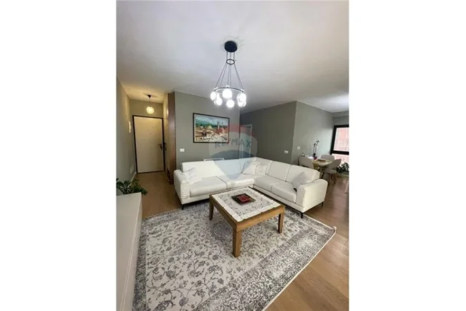 Tirane, shitet apartament 2+1+Ballkon , 115 m² 360.000 € 