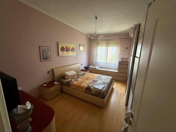 Tirane, shitet apartament 2+1 , 134 m² 215.000 € (materniteti ri)