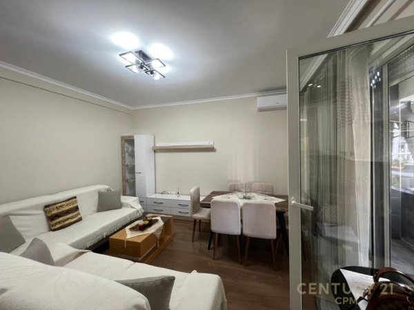 Tirane, jepet me qera apartament 2+1 Kati 2, 85 m² 800 € (KOMUNA E PARISIT)