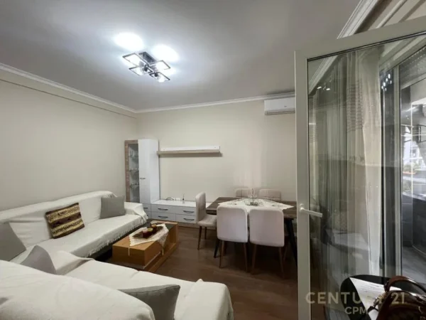 Tirane, jepet me qera apartament 2+1 Kati 2, 85 m² 800 € (KOMUNA E PARISIT)