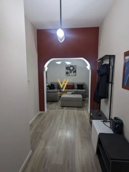 Tirane, jepet me qera apartament 2+1+Ballkon Kati 3, 90 m² 600 € (BULEVARDI “BAJRAM CURRI”)
