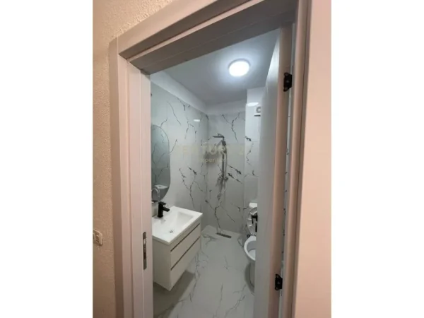 Tirane, shitet apartament 1+1 Kati 1, 70 m² 105.000 € (Yzberisht)