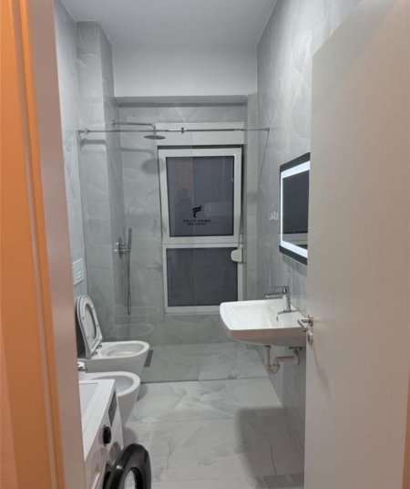 Tirane, jepet me qera apartament 1+1 Kati 4, 55 m² 500 € (KOMPLEKSI KAIMI)