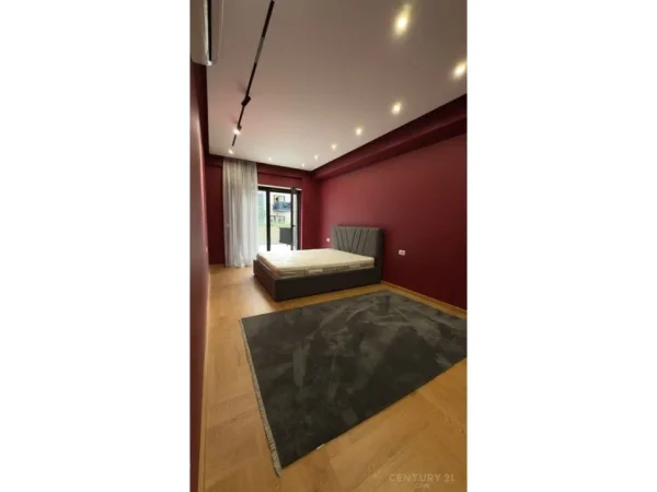 Tirane, jepet me qera apartament 1+1+Ballkon Kati 2, 70 m² 800 € (Kodra e Diellit)