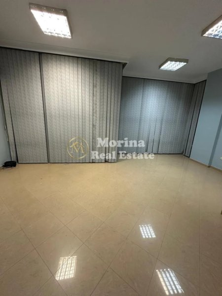 Tirane, jepet me qera ambjent biznesi Kati 2, 93 m² 400 € (Myslym Shyri)