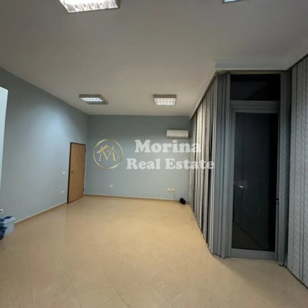 Tirane, jepet me qera ambjent biznesi Kati 2, 93 m² 400 € (Myslym Shyri)