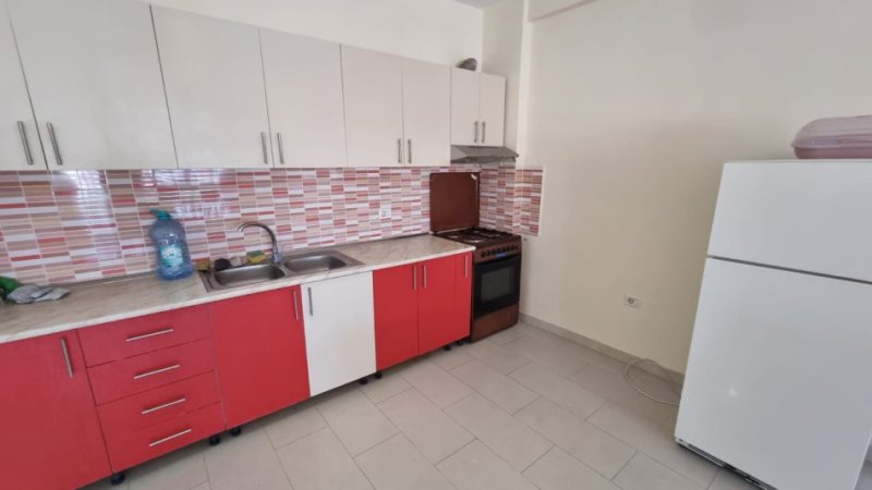 Jepet me Qera Apartament 1+1 ne Astir ,  400 € , pallat me Ashensor
