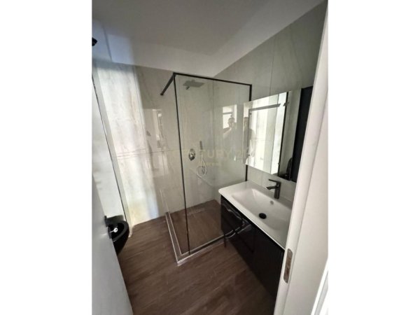 Tirane, jepet me qera apartament 2+1 Kati 2, 110 m² 1.000 € (Farke, Residenca Lake Land)