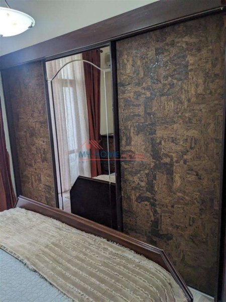 Tirane, jepet me qera apartament 2+1+Ballkon Kati 3, 76 m² 600 € (Bulevardi Bajram Curri)