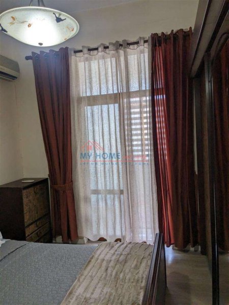 Tirane, jepet me qera apartament 2+1+Ballkon Kati 3, 76 m² 600 € (Bulevardi Bajram Curri)